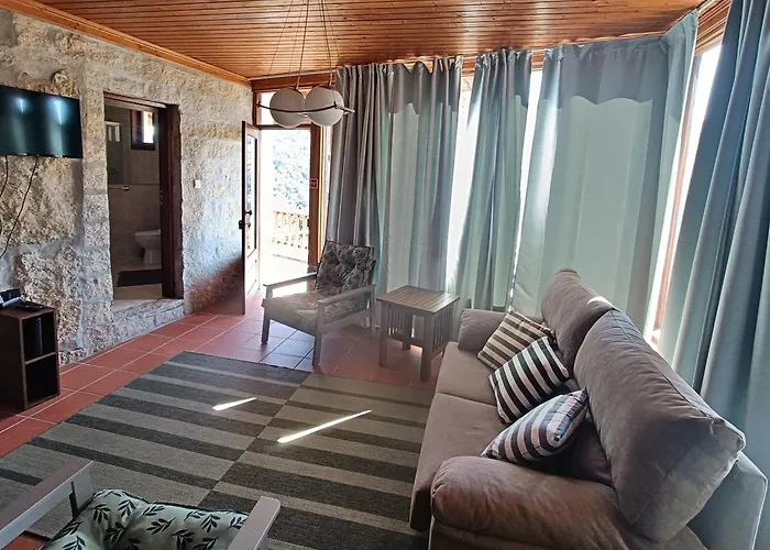 Quinta Do Castelo - Pool And Fast Wifi Frende